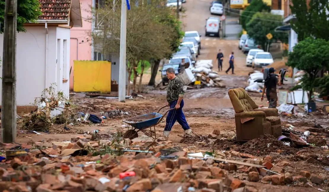 Em Eldorado do Sul (RS), água baixa e revela sinais de uma cidade que nunca mais será a mesma. É sobre isso que tenho falado para Alagoas