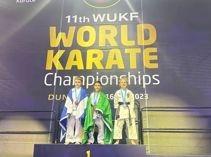 Alagoano brilha na Escócia e é campeão mundial de karatê