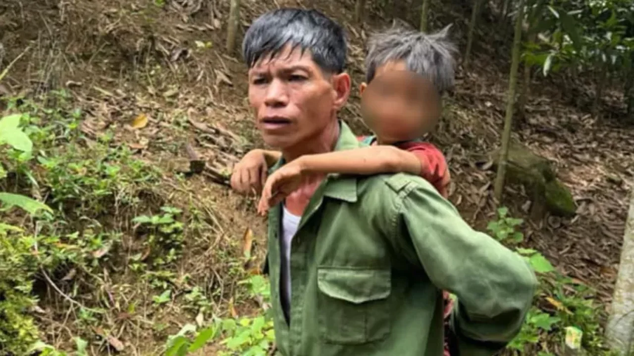 Menino perdido em floresta há 5 dias volta para casa; 'milagre', dizem policiais