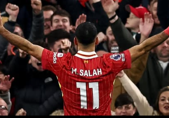 Salah faz dois, Liverpool vence Southampton e abre oito pontos na liderança do Inglês