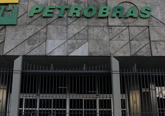 Petrobras aprova nova diretriz de formação de preços dos combustíveis
