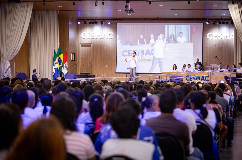 JHC participa de aula inaugural de cursos para o Ejai e diz que alunos são inspiração