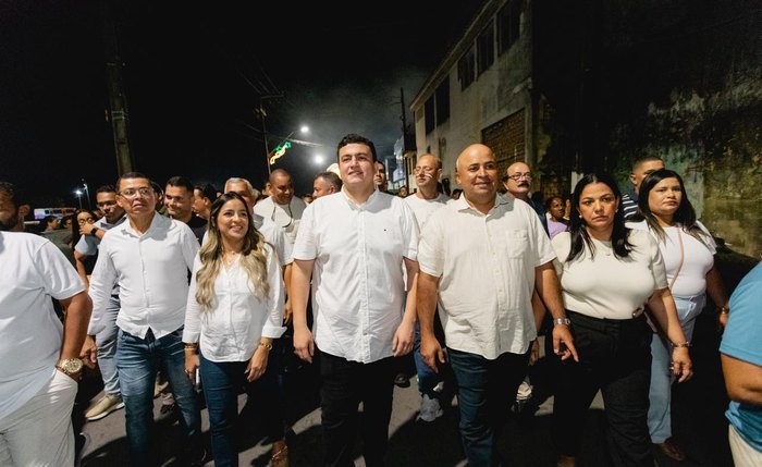 Gestão do prefeito Carlos tem apoio de 81% da população, diz pesquisa