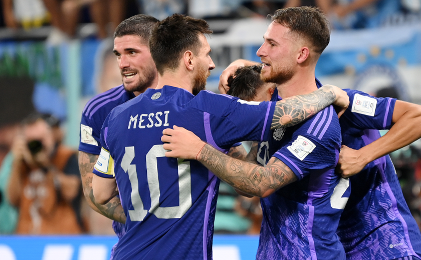 Argentina vence Polônia e se classifica para as oitavas