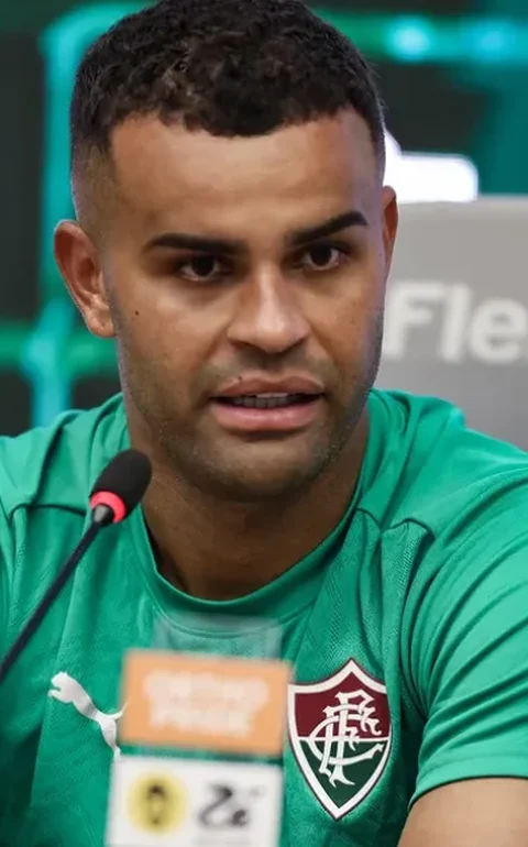 Alisson é apresentado no Fluminense e revela acordo assinado com o Corinthians