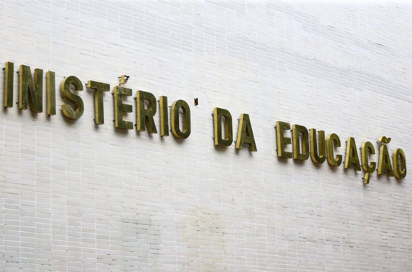 MEC lança novas regras para renegociação de dívidas do Fies