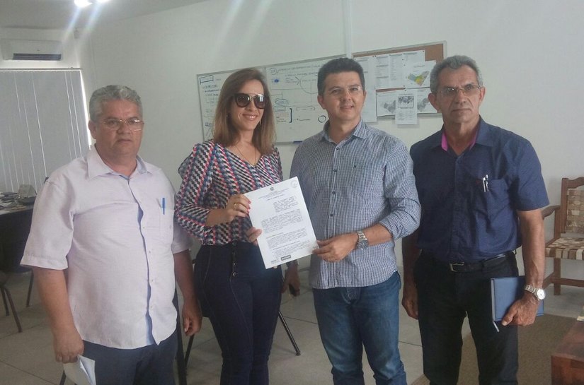 Prefeitura de Lagoa da Canoa firma parceria visando fortalecer agricultura