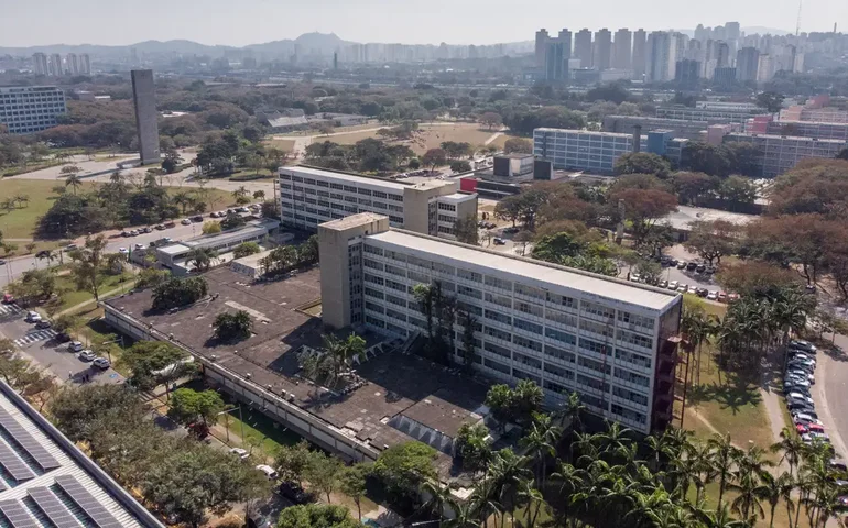 Incêndio atinge hospital das Clínicas dentro de campus da USP no interior de SP