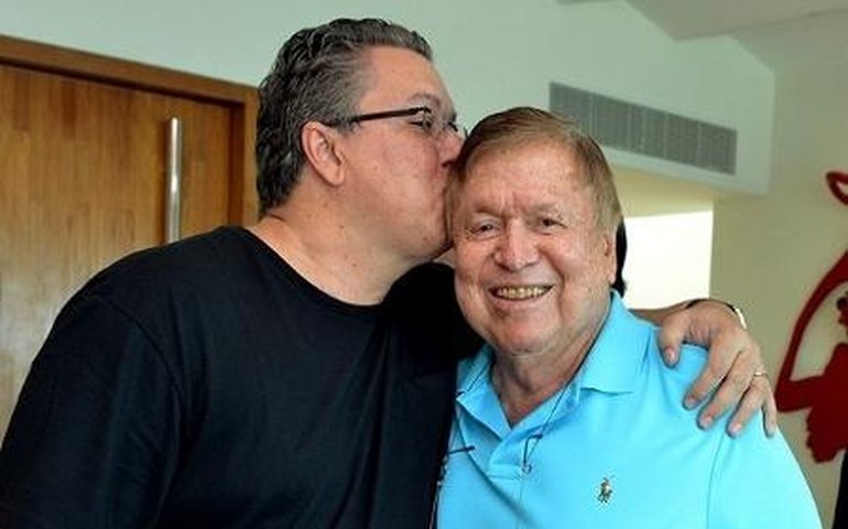 Boninho reencontra pai após quase dois anos: &#8216;Salve chef Bonão&#8217;