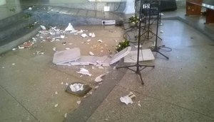igreja destruida
