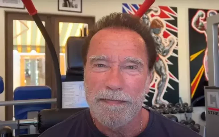 Arnold Schwarzenegger teve experiência de quase morte em terceira cirurgia no coração