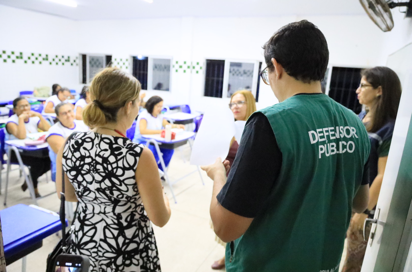 Órgãos de controle iniciam fiscalização em escolas de Maceió que atendem jovens, adultos e idosos