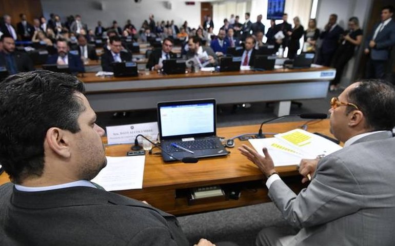 CCJ aprova equiparação de atos do crime organizado a terrorismo