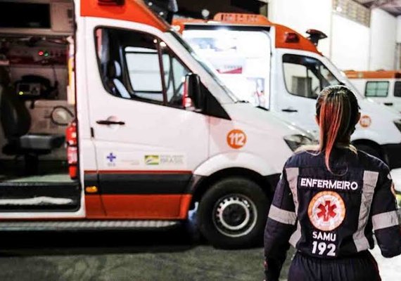 Samu realiza parto de urgência dentro de carro na Fernandes Lima, em Maceió