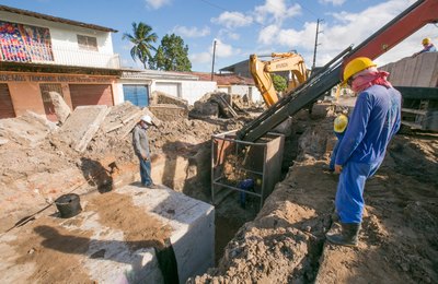 Prefeitura avança com obras de drenagem em bairros da parte alta e região norte