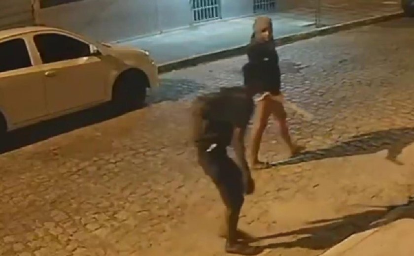 Polícia Civil divulga imagens de suspeitos de homicídio de morador de rua em Maceió