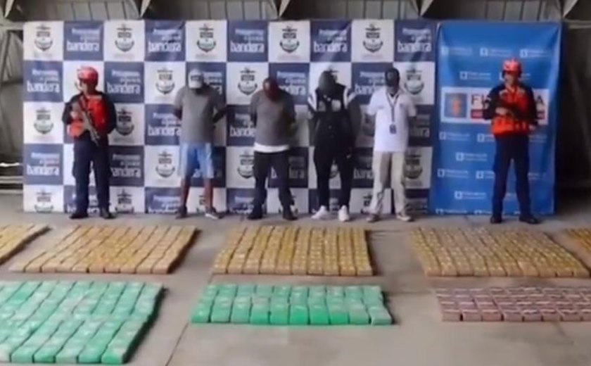 Colômbia e Equador apreendem dois narcossubmarinos com quase 4 toneladas de cocaína