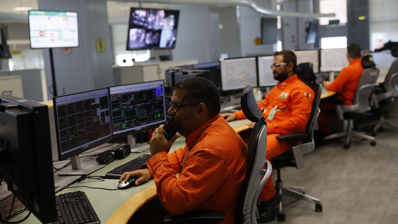 Com emprego aquecido, subutilização é a menor da história; entenda
