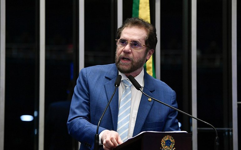 Plínio Valério critica decisão do STF sobre imposto sindical