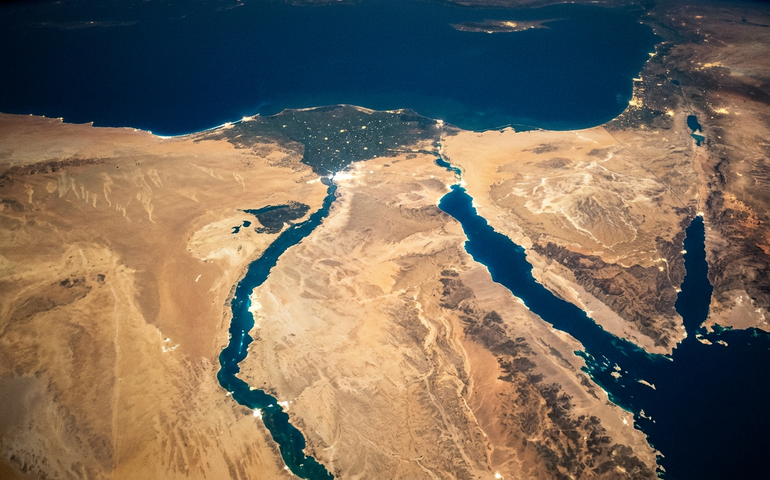 Vista de tirar o fôlego: cosmonauta mostra o Egito e o canal de Suez a 400 km de altitude