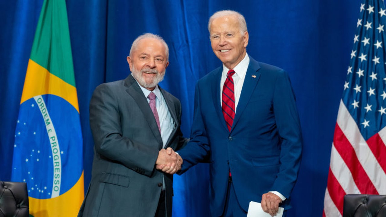 Lula e Biden vão conversar por telefone sobre situação de Maduro