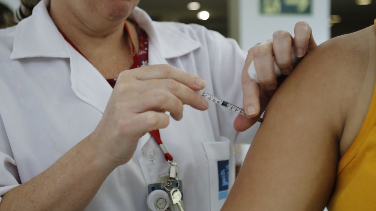 Como funciona a vacina contra sarampo, usada regularmente desde 1973 no Brasil, e por que é segura e eficaz