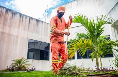 Centro Administrativo de Arapiraca recebe ações das equipes do Mutirão de Limpeza