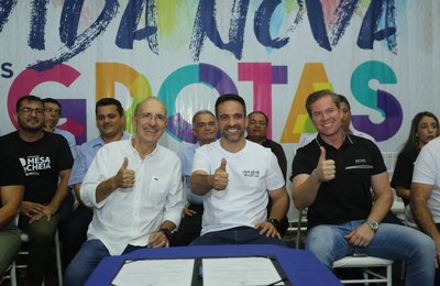 Em Penedo, governador Paulo Dantas anuncia pagamento do Auxílio Chuvas 