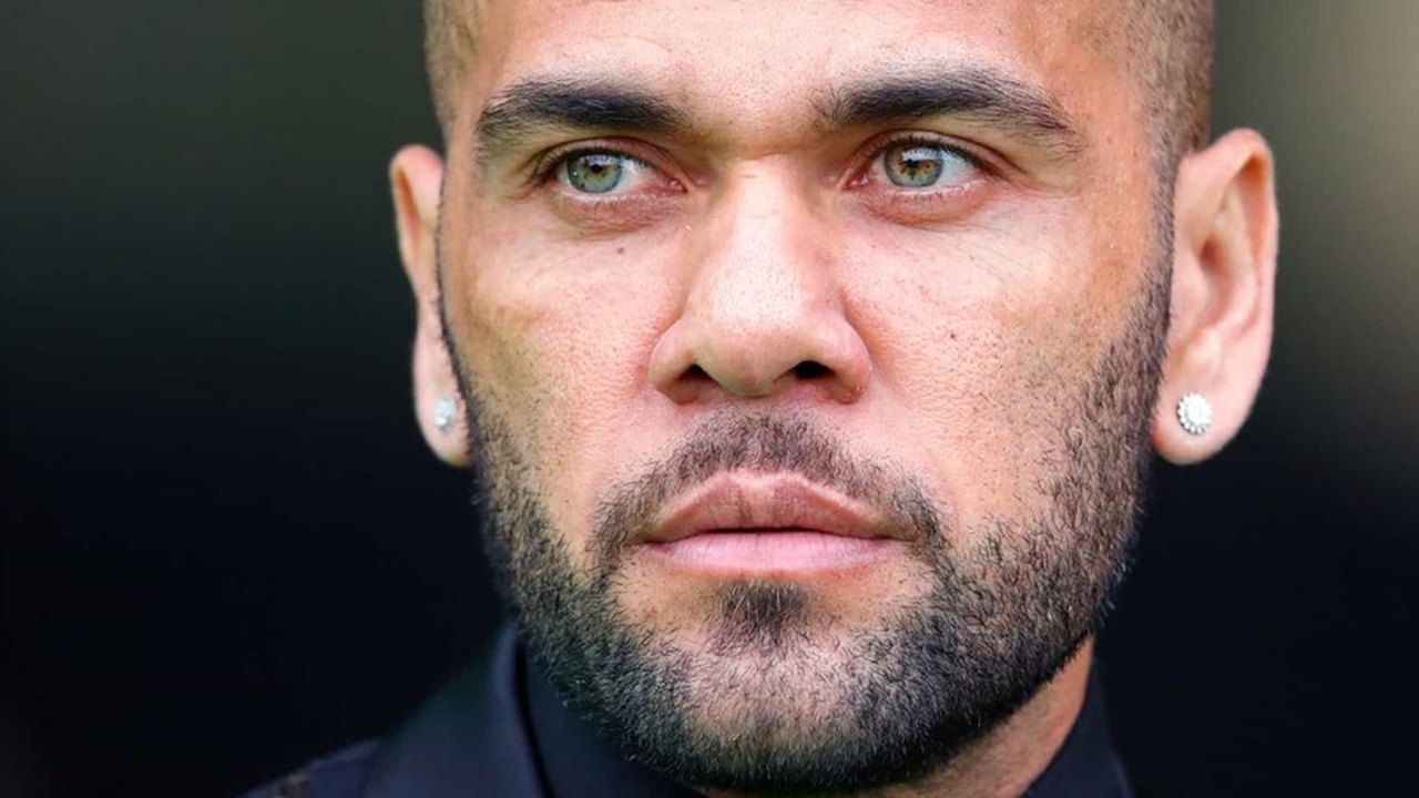 Tite sobre críticas a Daniel Alves: 'Eu não vim pra agradar o Twitter'
