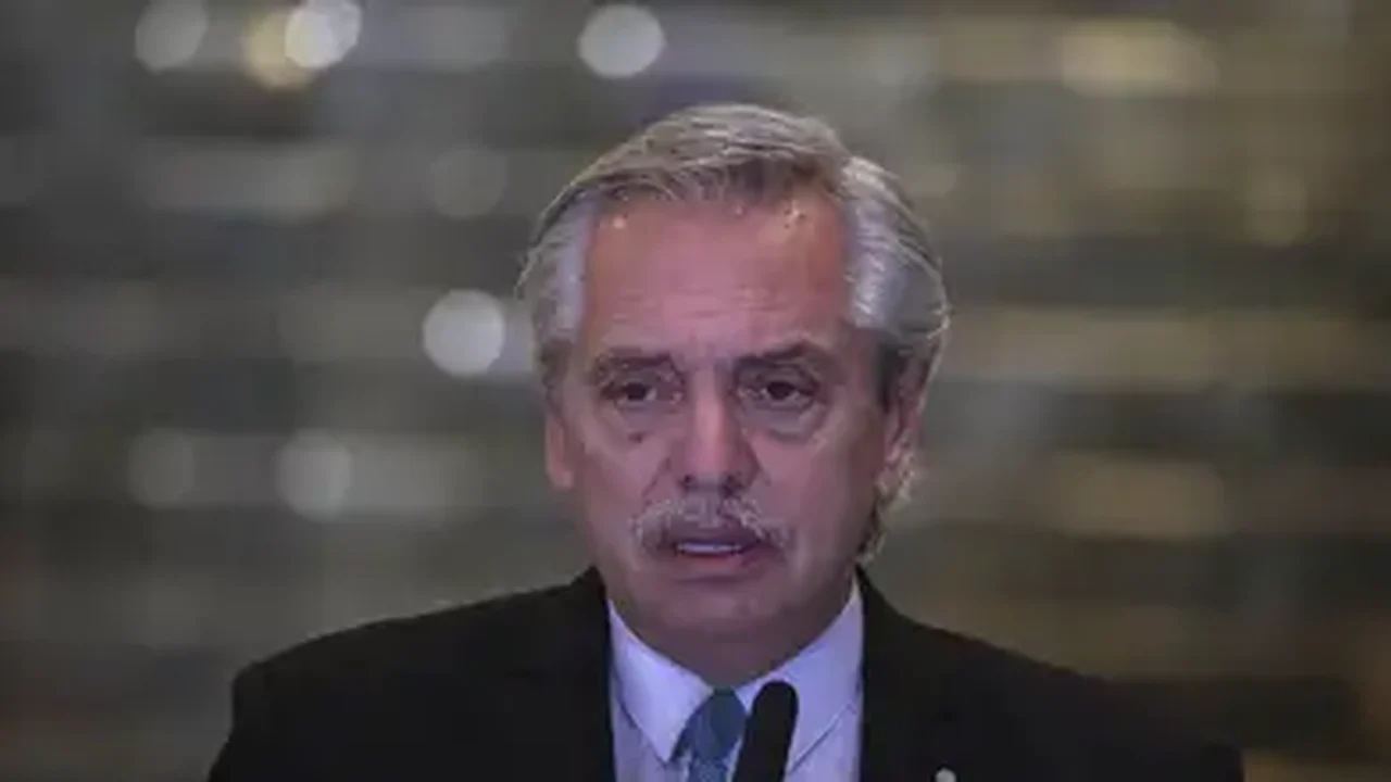 PF argentina apreende celular do ex-presidente Fernández após denúncia de agressão