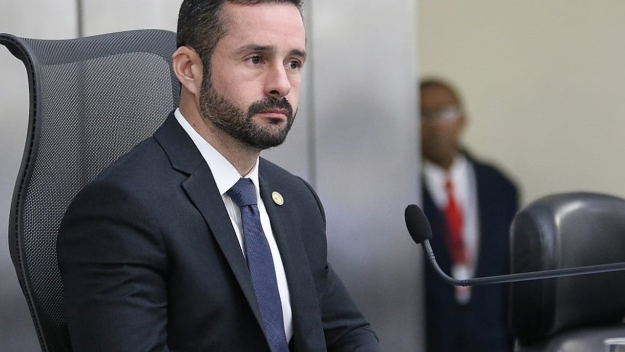 Bruno Toledo destaca trabalho e parabeniza os Defensores Públicos pela passagem do seu dia