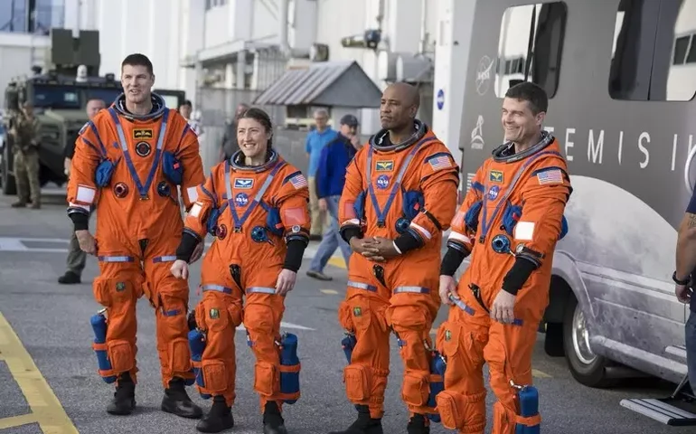 Astronautas fazem 1º ensaio para lançamento da missão Artemis 2 à Lua