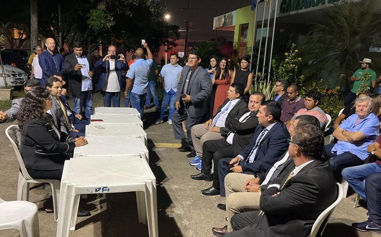 Vereadores aprovam Orçamento de Arapiraca em sessão realizada no Estacionamento