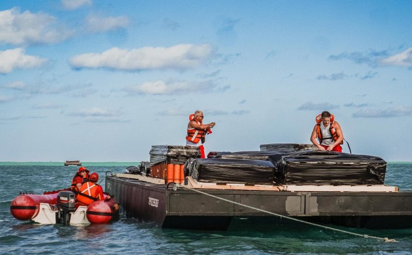 Balsas para queima de fogos em Maceió passam por fiscalização do Corpo de Bombeiros e Marinha