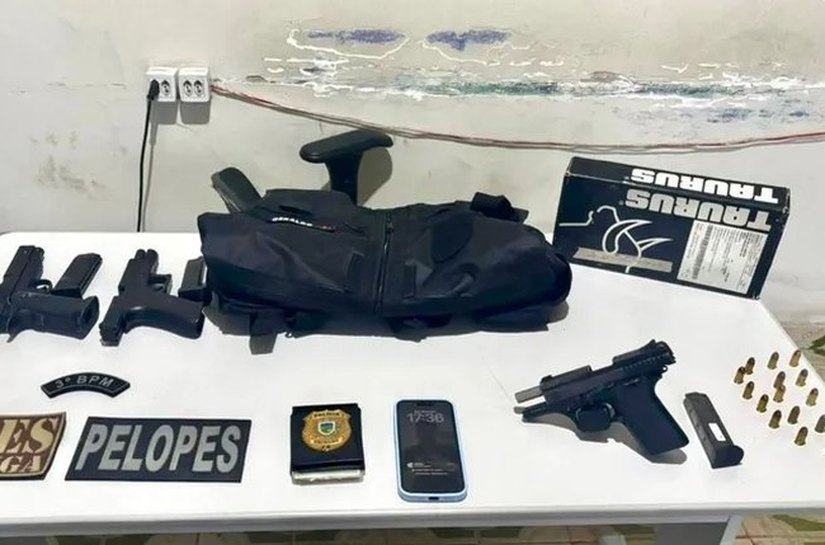 Falso policial civil é preso em flagrante, com munições e armas no interior
