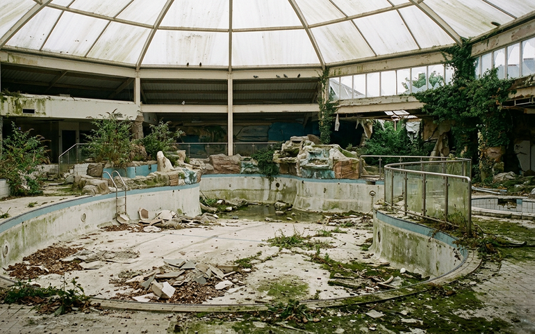 Clube que inspirou nome da banda Oasis está abandonado há cinco anos na Inglaterra