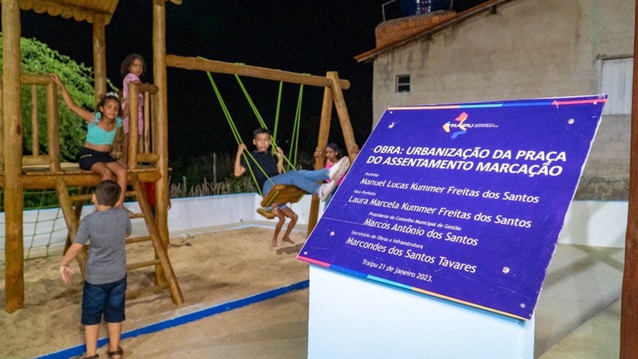 Prefeitura inaugura praça e leva Verão + Traipu para o Assentamento Marcação
