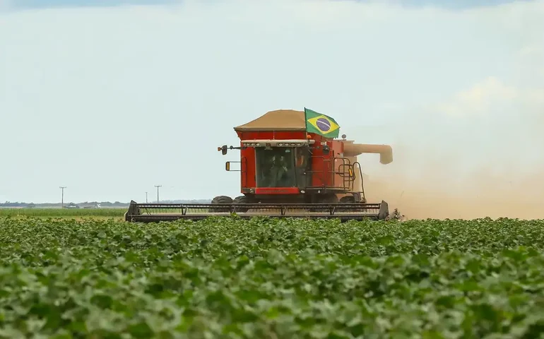 Brasil e Angola assinam acordos de transferência de tecnologia e reforço de relação bilateral