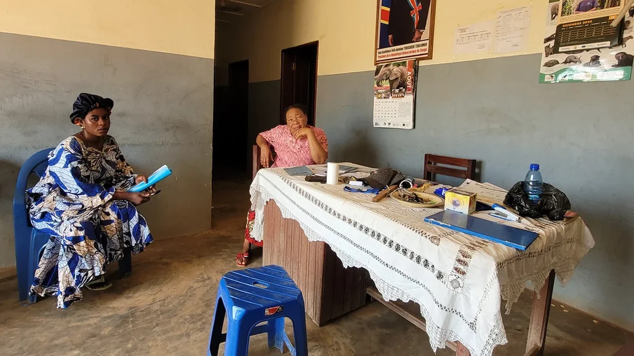 Pais e professores no Congo pedem adiamento do retorno às aulas devido ao surto de Ebola que continua a se alastrar.