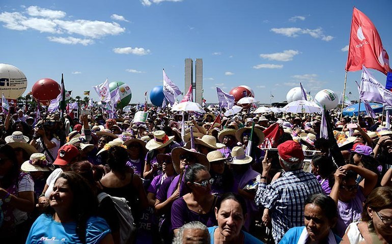 Senado presta homenagem à Marcha das Margaridas