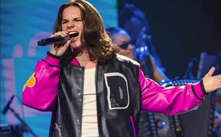 Leo Balbinotti lança EP 2 do álbum “Novo Eu” e aposta no single “Camarote”