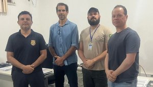 Na foto, três perito e o diretor do IML de Sergipe. |foto: ascom SSP/SE