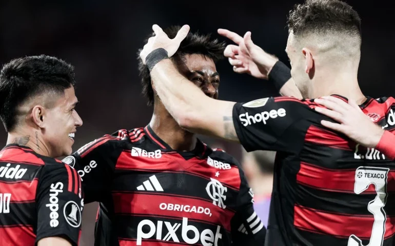 Flamengo bate Inter e fica a um empate em Porto Alegre para alcançar as quartas da Libertadores