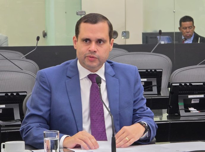 Deputado Fernando Pereira apresenta moção de aplausos na Assembleia Legislativa à procuradora Marluce Caldas pela indicação ao STJ