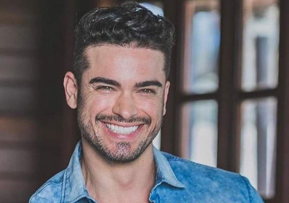 Sidney Sampaio volta aos palcos quatro meses após acidente em hotel