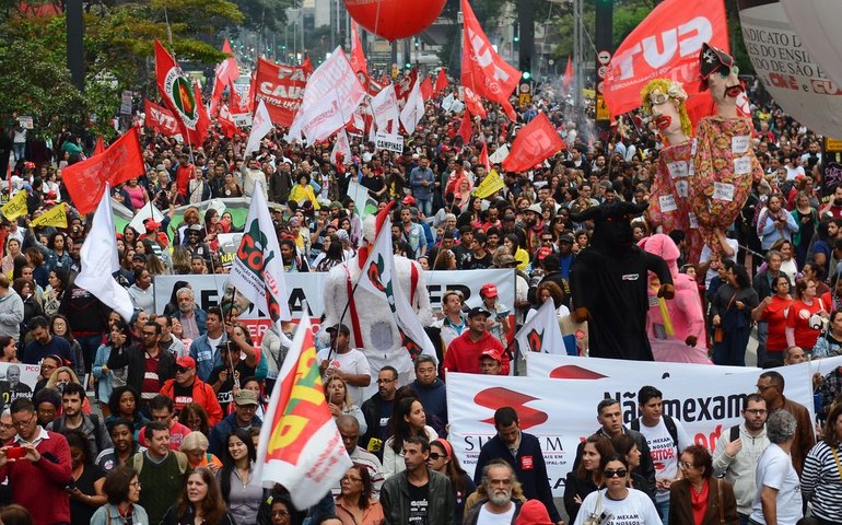 Isenção do IR para quem ganha até R$ 5 mil é celebrada como conquista histórica por centrais sindicais