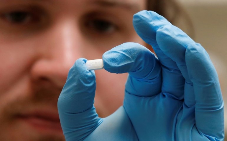 Metade dos médicos relata pressão para dar remédio sem comprovação científica