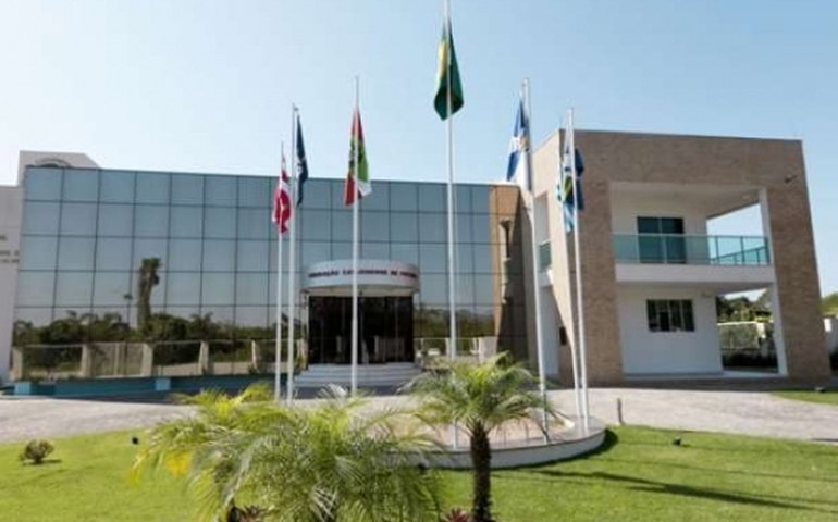 Correção: Federação negocia com governo estadual para retomar Catarinense em maio