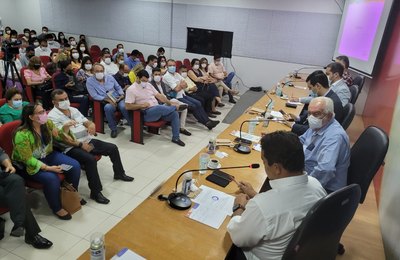 Secretários de Saúde e prefeitos discutem atual panorama da Covid-19 em AL