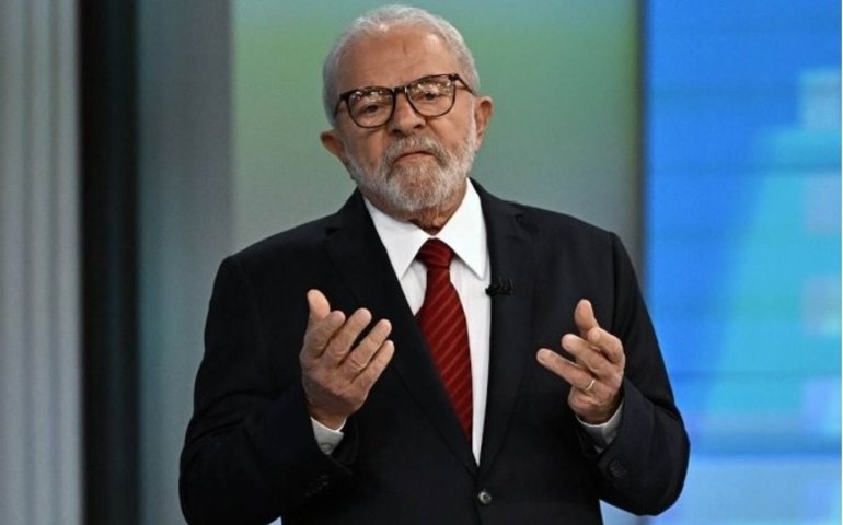 Lula mira eleitores idosos e diz que Bolsonaro deixa aposentados ‘passando fome’